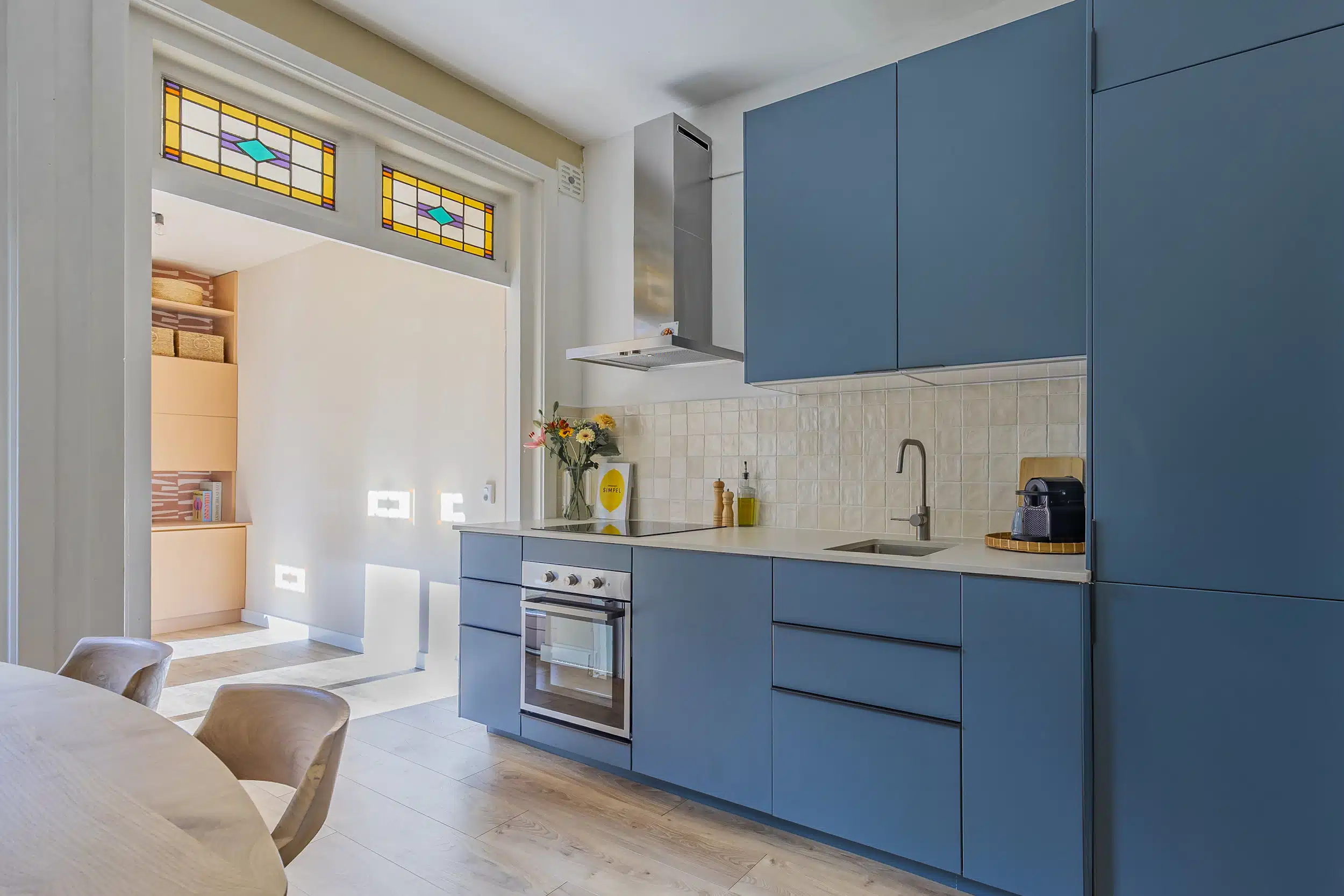 IKEA Veddinge keuken professioneel gespoten in blauw mat